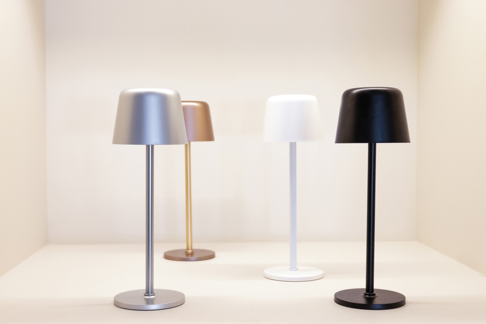Zenic USB Tischleuchte aus RCS recyceltem Kunststoff