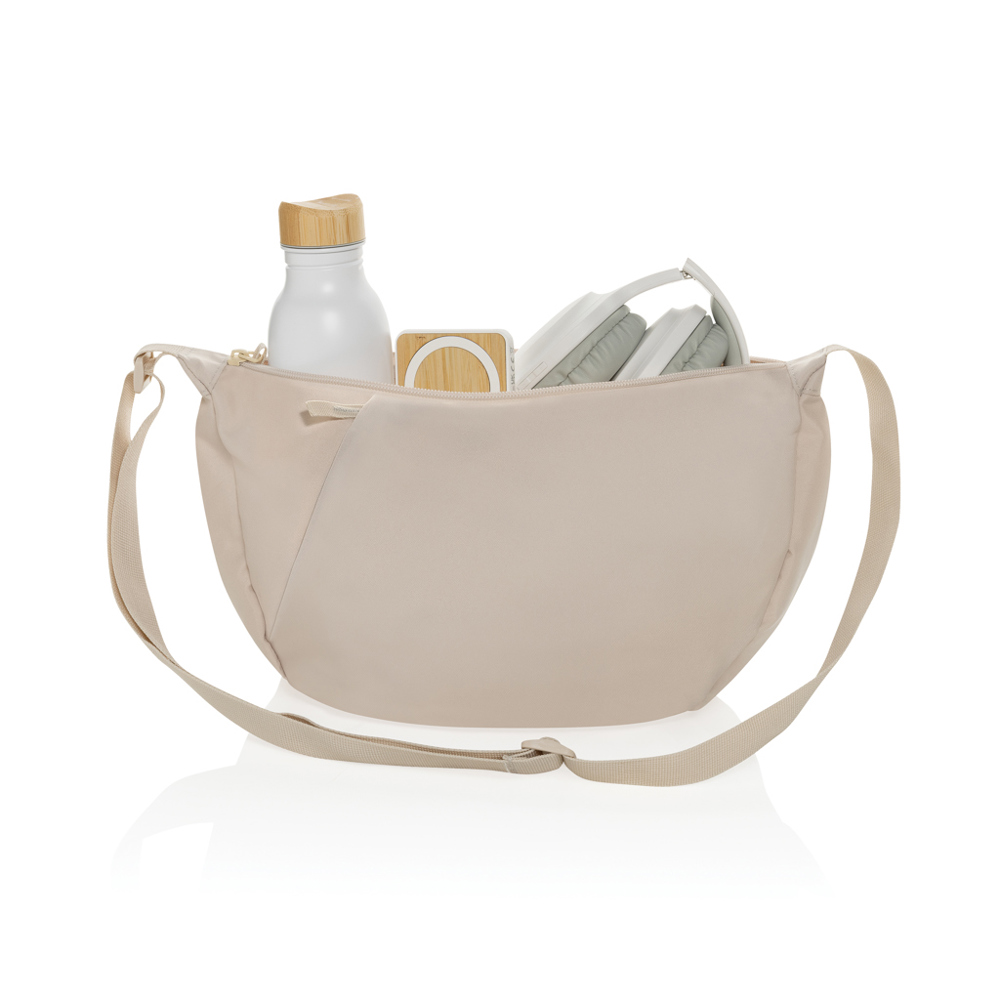 Crescent XL AWARE™ RPET Half-Moon Sling Tasche