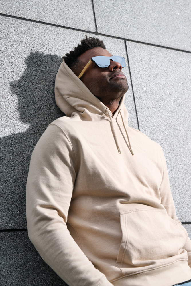 Prism Sonnenbrille aus RCS rec. Kunststoff mit Bambusbügeln