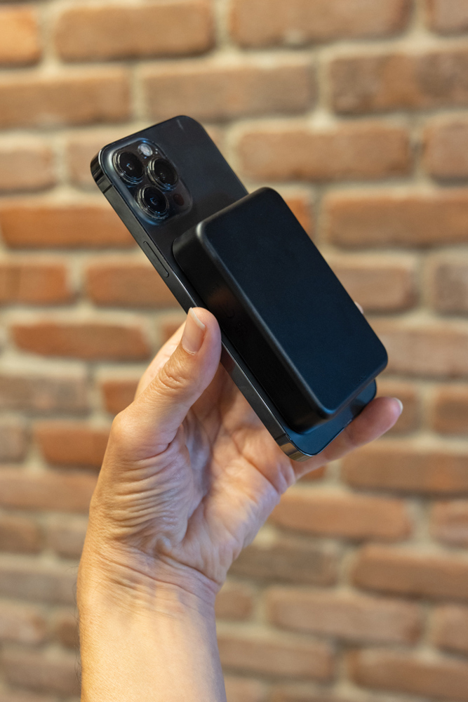 Amporia 10.000mAh magnetische Powerbank aus RCS rec. ABS