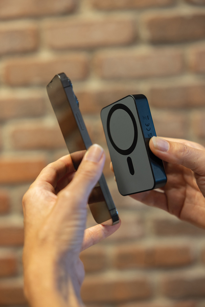 Amporia 10.000mAh magnetische Powerbank aus RCS rec. ABS